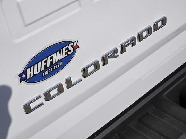 Photo of 2022 Summit White Chevrolet Colorado