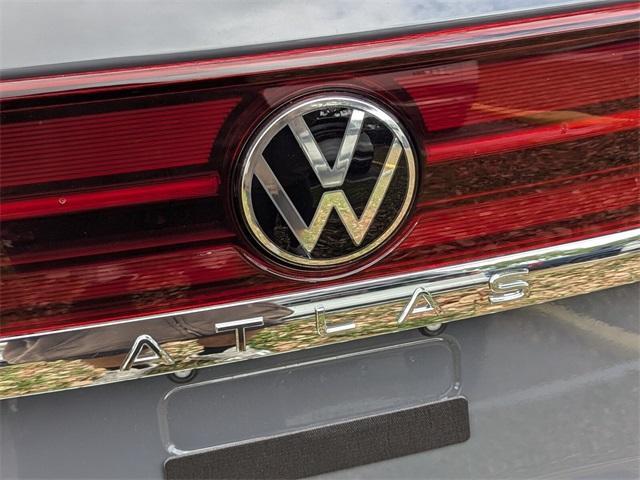 Photo of 2025 Pure Gray Volkswagen Atlas