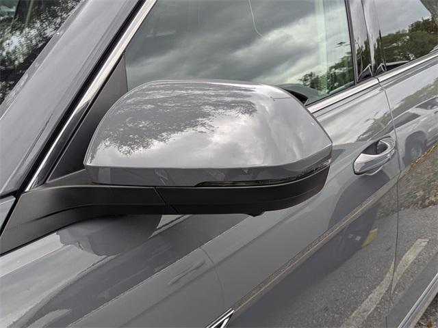 Photo of 2025 Pure Gray Volkswagen Atlas