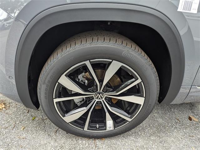 Photo of 2025 Pure Gray Volkswagen Atlas