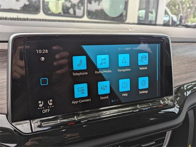 Photo of 2025 Pure Gray Volkswagen Atlas