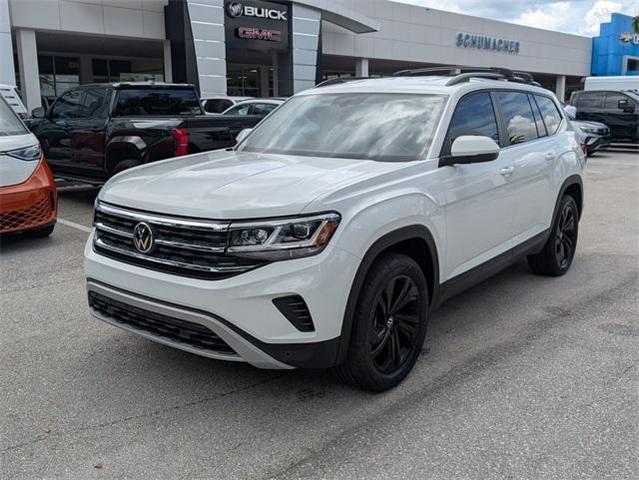 Photo of 2023 Pure White Volkswagen Atlas