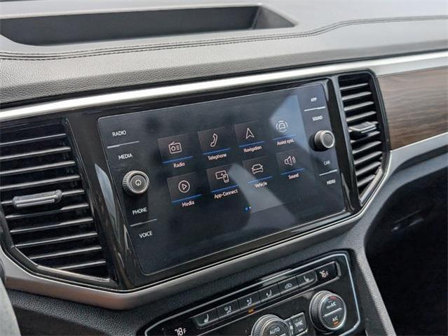 Photo of 2023 Pure White Volkswagen Atlas