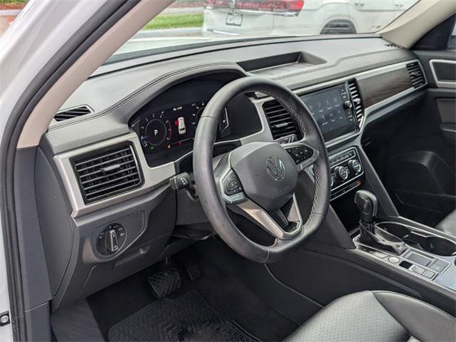 Photo of 2023 Pure White Volkswagen Atlas