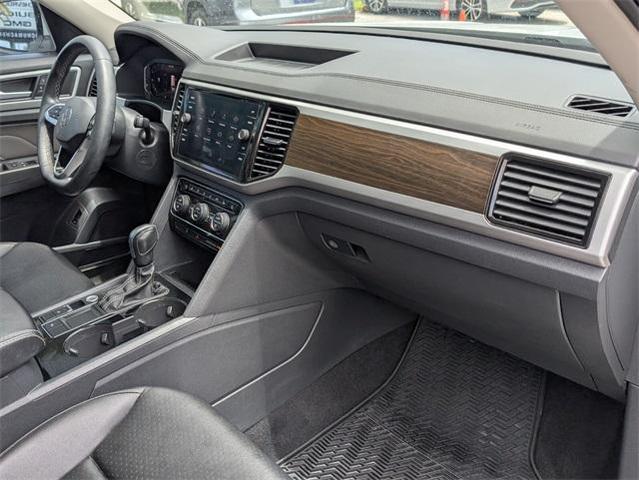 Photo of 2023 Pure White Volkswagen Atlas