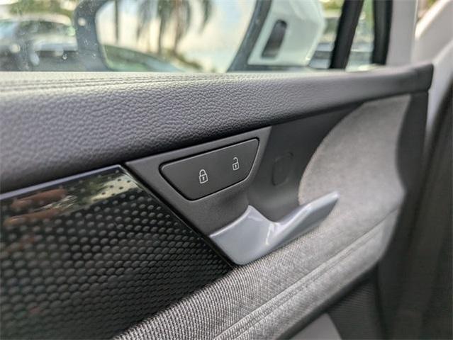 Photo of 2025 Pure White Volkswagen Tiguan