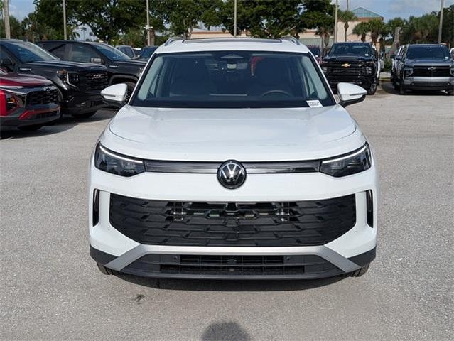 Photo of 2025 Pure White Volkswagen Tiguan
