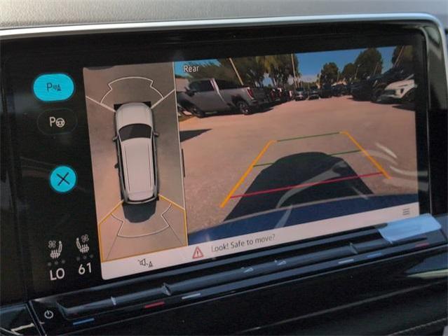 Photo of 2025 Opal White Pearl Effect Volkswagen Atlas