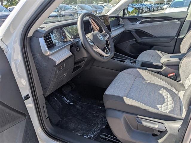 Photo of 2025 Pure White Volkswagen Tiguan