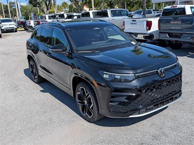 Photo of 2025 Deep Black Pearl Effect Volkswagen Tiguan