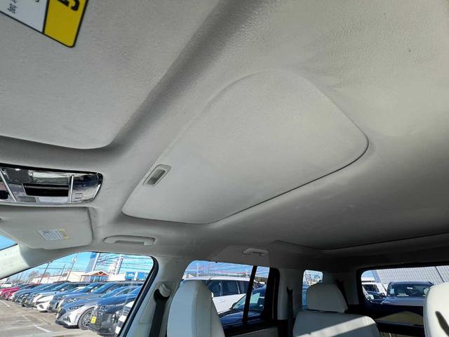 Photo of 2025 White Hyundai SANTA FE HEV