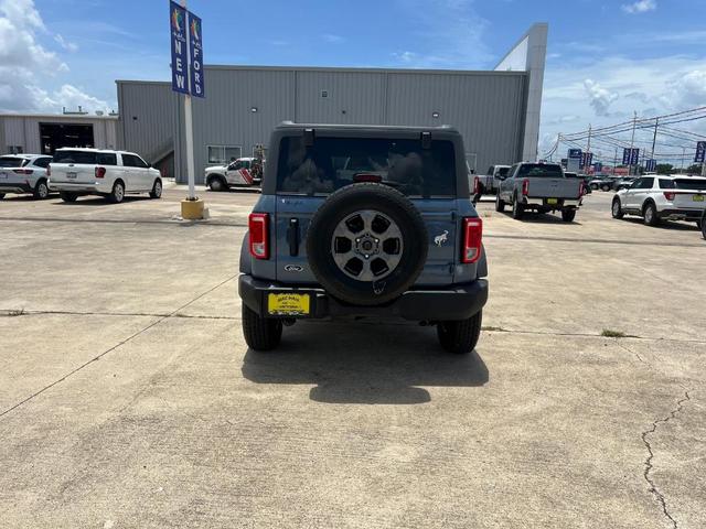 Photo of 2025 Azure Gray Metallic Ford Bronco