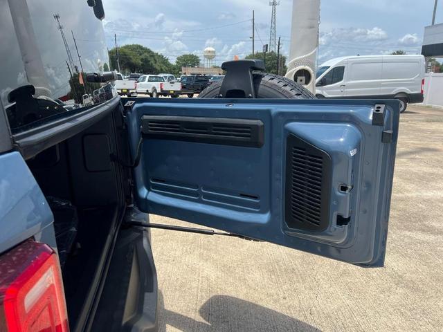 Photo of 2025 Azure Gray Metallic Ford Bronco