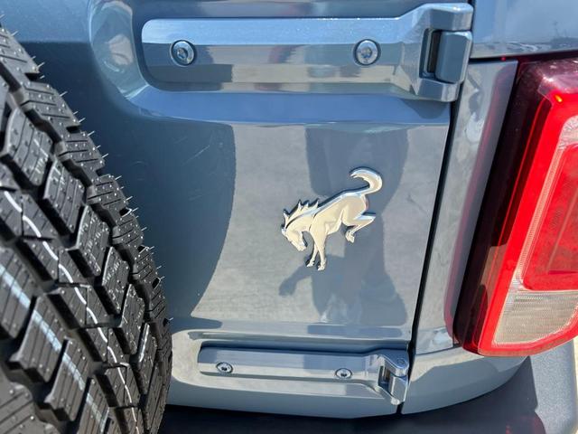 Photo of 2025 Azure Gray Metallic Ford Bronco
