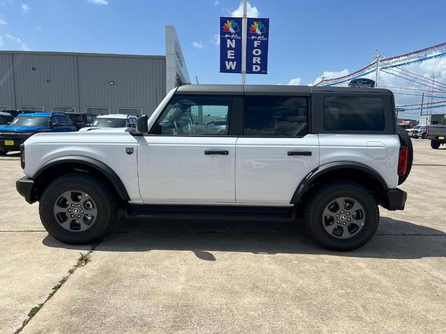 Photo of 2025 White Ford Bronco