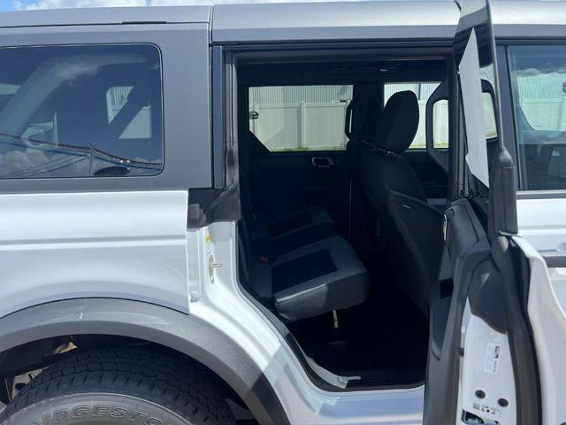 Photo of 2025 White Ford Bronco