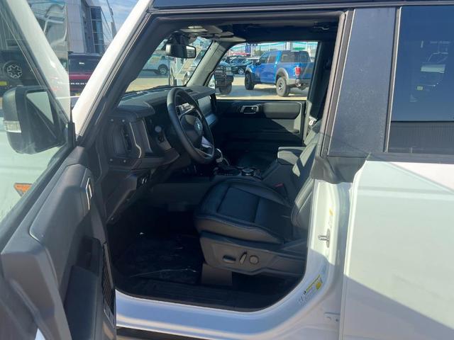 Photo of 2025 White Ford Bronco