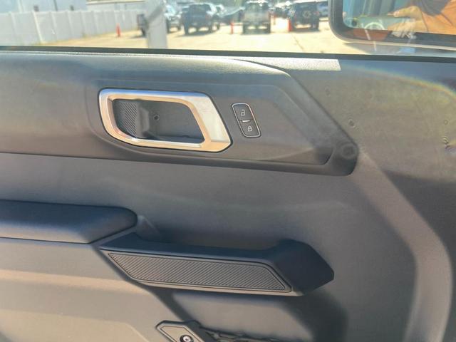 Photo of 2025 White Ford Bronco