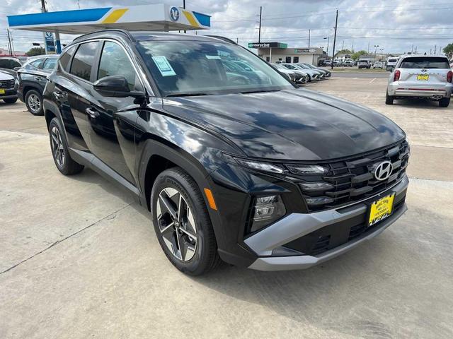 Photo of 2025 Phantom Black Hyundai TUCSON