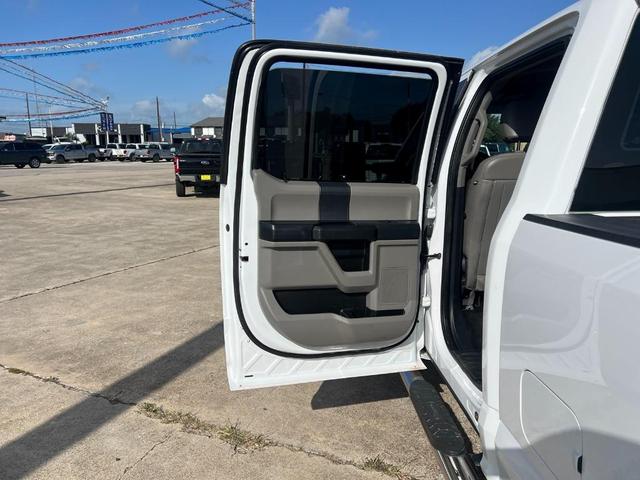 Photo of 2022 Oxford White Ford F-350