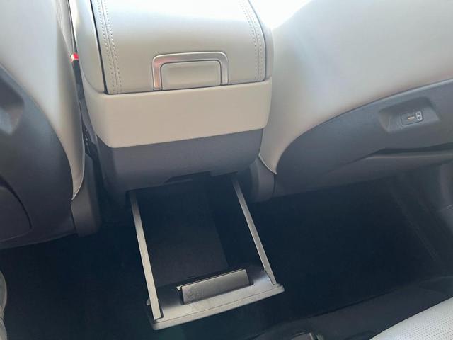 Photo of 2024 White Hyundai SANTA FE