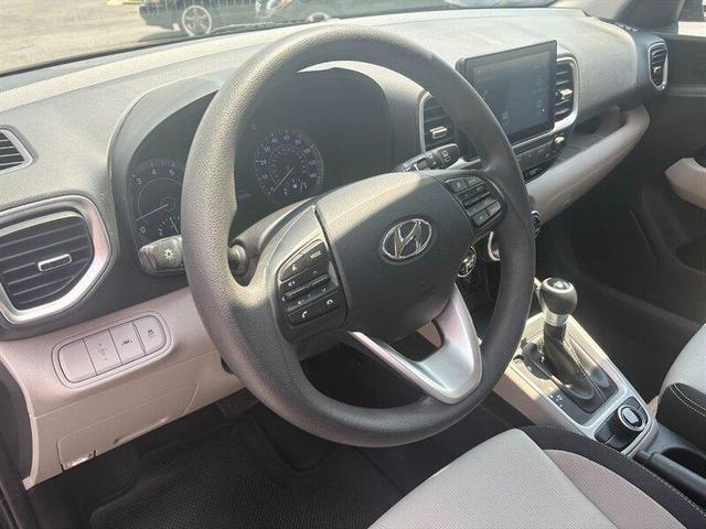 Photo of 2020 Black Noir Pearl Hyundai VENUE