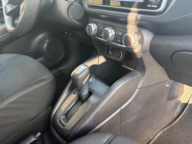 Photo of 2023 Gun Metallic Nissan Kicks