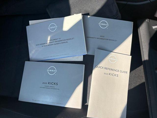 Photo of 2023 Gun Metallic Nissan Kicks