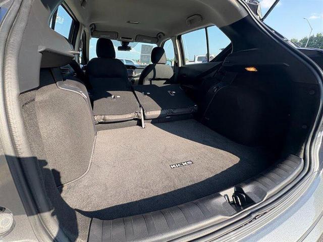 Photo of 2023 Gun Metallic Nissan Kicks
