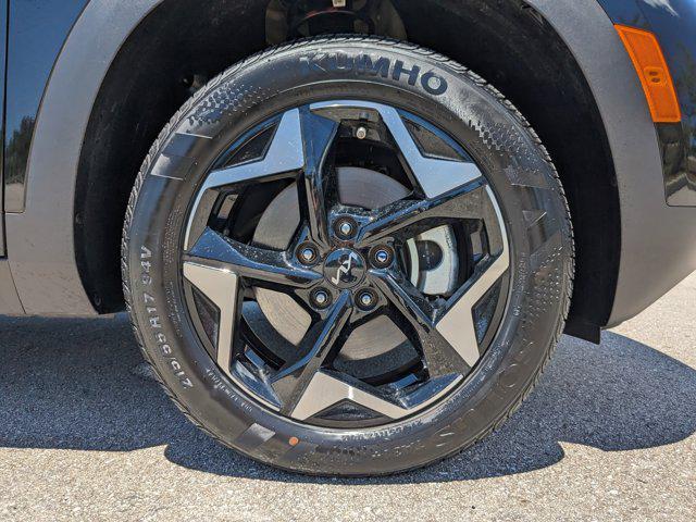 Photo of 2024 Fusion Black Kia Seltos
