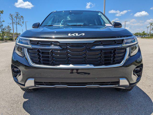 Photo of 2024 Fusion Black Kia Seltos