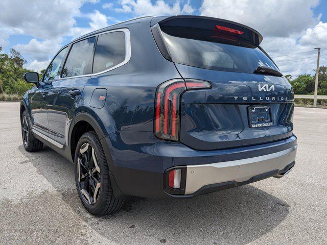 Photo of 2025 Midnight Kia Telluride
