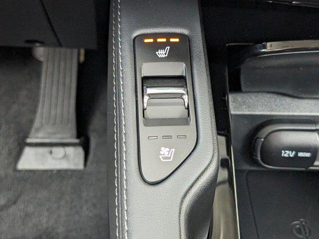 Photo of 2025 Midnight Kia Telluride