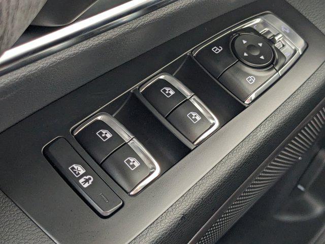 Photo of 2025 Midnight Kia Telluride