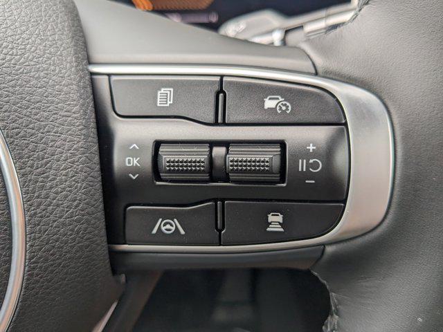 Photo of 2025 White Pearl Kia K5