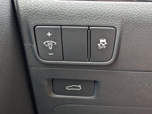 Photo of 2025 White Pearl Kia K5