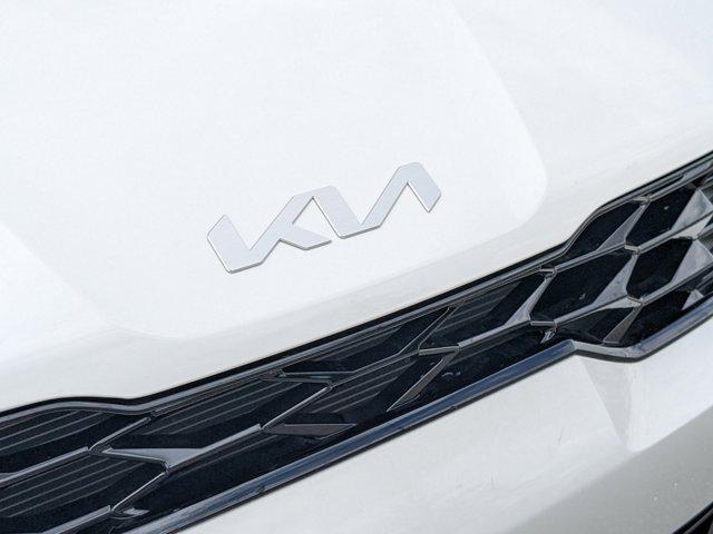 Photo of 2025 White Pearl Kia K5