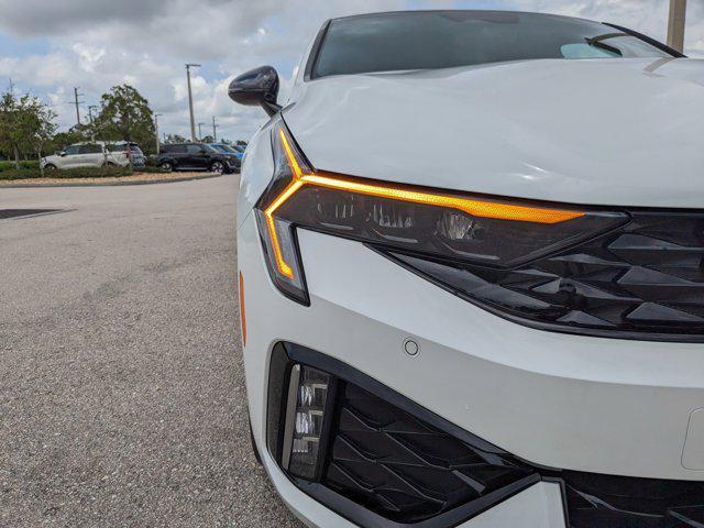 Photo of 2025 White Pearl Kia K5