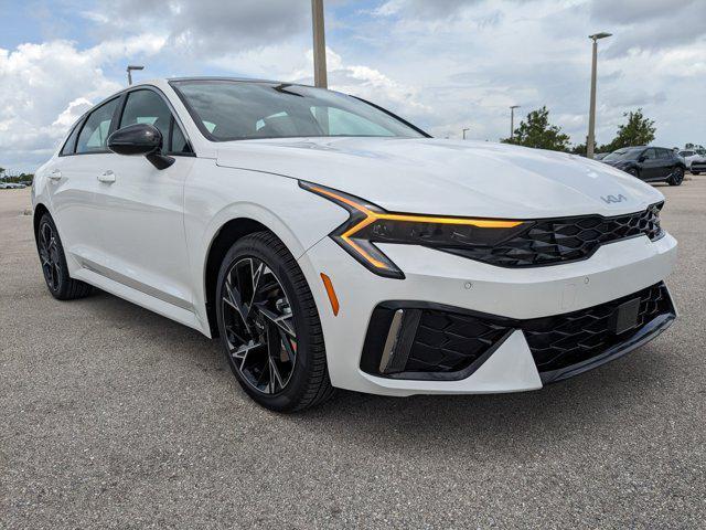 Photo of 2025 White Pearl Kia K5