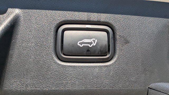 Photo of 2022 Quartz White Hyundai TUCSON