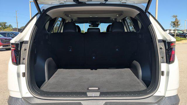 Photo of 2022 Quartz White Hyundai TUCSON