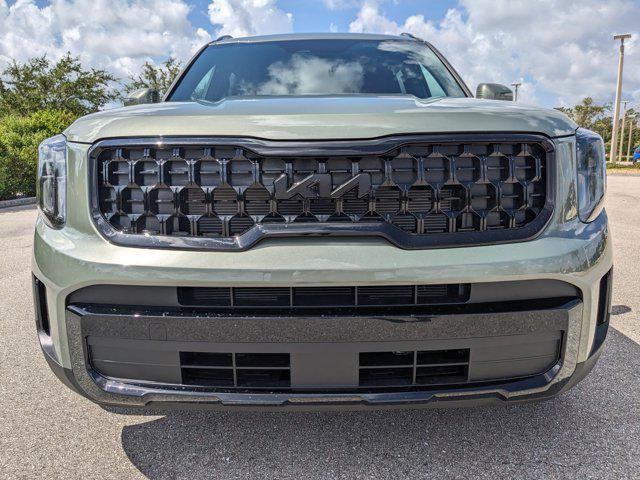 Photo of 2025 Green Kia Telluride