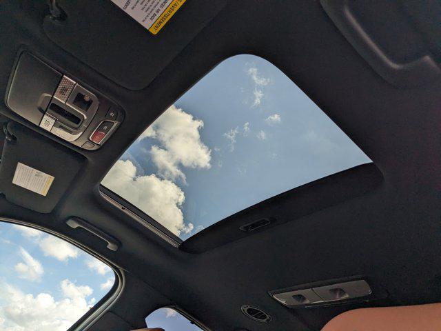 Photo of 2025 Green Kia Telluride