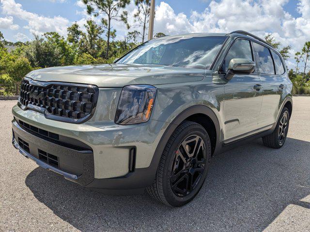 Photo of 2025 Green Kia Telluride