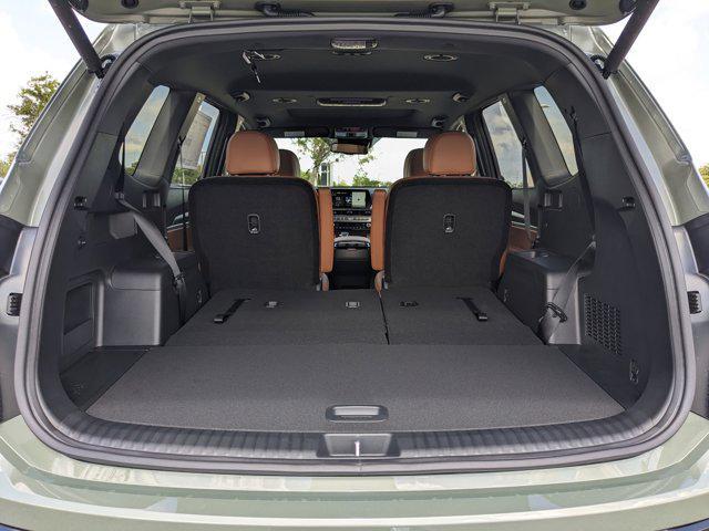 Photo of 2025 Green Kia Telluride
