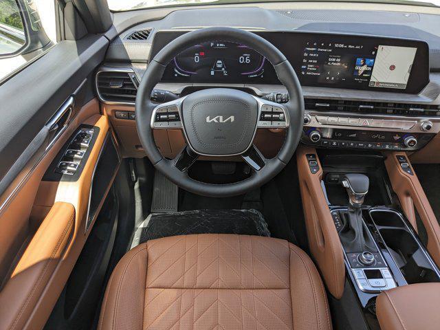Photo of 2025 Green Kia Telluride