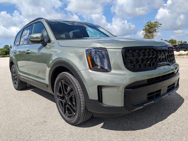 Photo of 2025 Green Kia Telluride