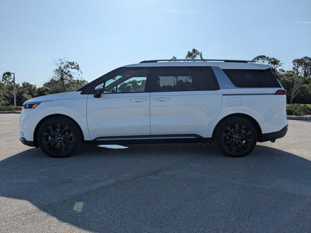 Photo of 2024 Snow White Pearl Kia Carnival