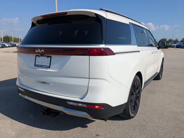 Photo of 2024 Snow White Pearl Kia Carnival