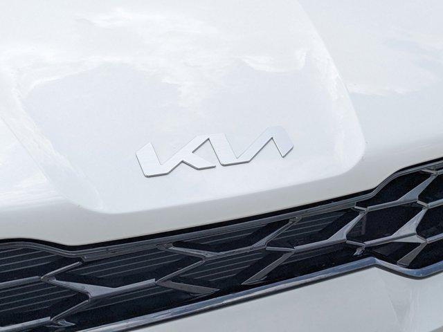 Photo of 2025 White Pearl Kia K5